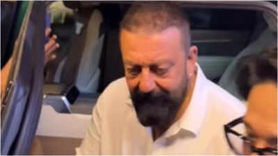 Sanjay Dutt faces fan mob; netizens quip, ‘Fans and media blame Bollywood…’ |