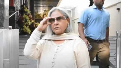 Jaya Bachchan takes a dig at young actors who tip off paparazzi, ‘Agar aapko apna photo nikalvane ke liye camera bulana pade…’ | Hindi Movie News