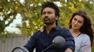 ‘Tere Ishk Mein’ Gaiety Galaxy theatre visit; Dhanush protects Kriti Sanon as fans erupt | Hindi Movie News