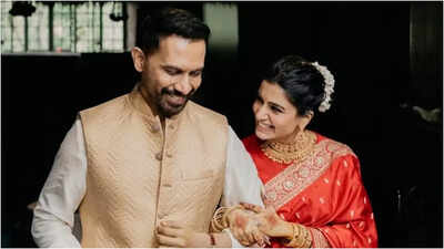 Samantha Ruth Prabhu WEDS ‘The Family Man’ director Raj Nidimoru in intimate ceremony at Isha Yoga Centre; actress shares PICS | Hindi Movie News