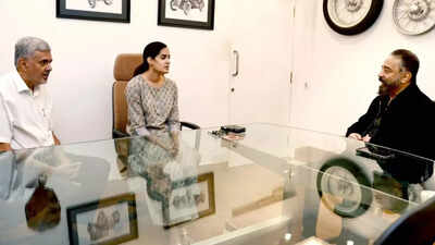 Kamal Haasan visits AVM Saravana’s home upon returning to Chennai, extends condolences to the producer’s family – Reports | Tamil Movie News