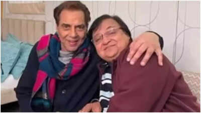 ‘Dhurandhar’ star Rakesh Bedi remembers Dharmendra’s warmth and wisdom: ‘He made sure to collaborate with the best directors’ | Hindi Movie News