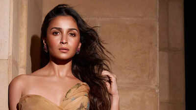 Alia Bhatt hails Sanjal Leela Bhansali’s ‘Gangubai Kathiawadi’ her ‘riskiest’ role ahead of ‘Love and War’ with Ranbir Kapoor and Vicky Kaushal: ‘Didn’t know if I’d be able to do it’ | Hindi Movie News