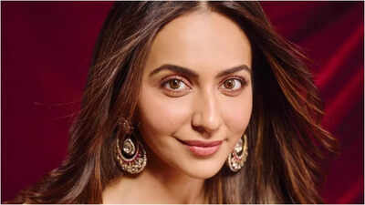 ‘It’s scary, beware of such ‘doctors’: Rakul Preet Singh REACTS to viral video claiming she had plastic surgery | Hindi Movie News