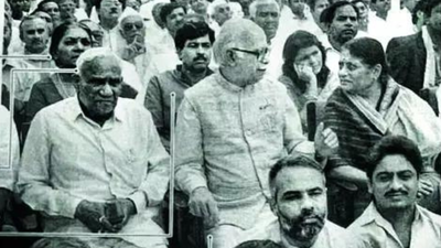 Sharing PM photo, Digvijaya Singh lauds Sangh, BJP says attack on Rahul | India News