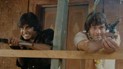 Dharmendra nearly killed Amitabh Bachchan after firing a real bullet, Big B escaped death by just half a centimetre; Ramesh Sippy recalls a terrifying ‘Sholay’ moment |