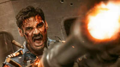 ‘Border 2’: Ahan Shetty’s FIRST LOOK as Navy officer unveiled; fans call it ‘blockbuster’ |