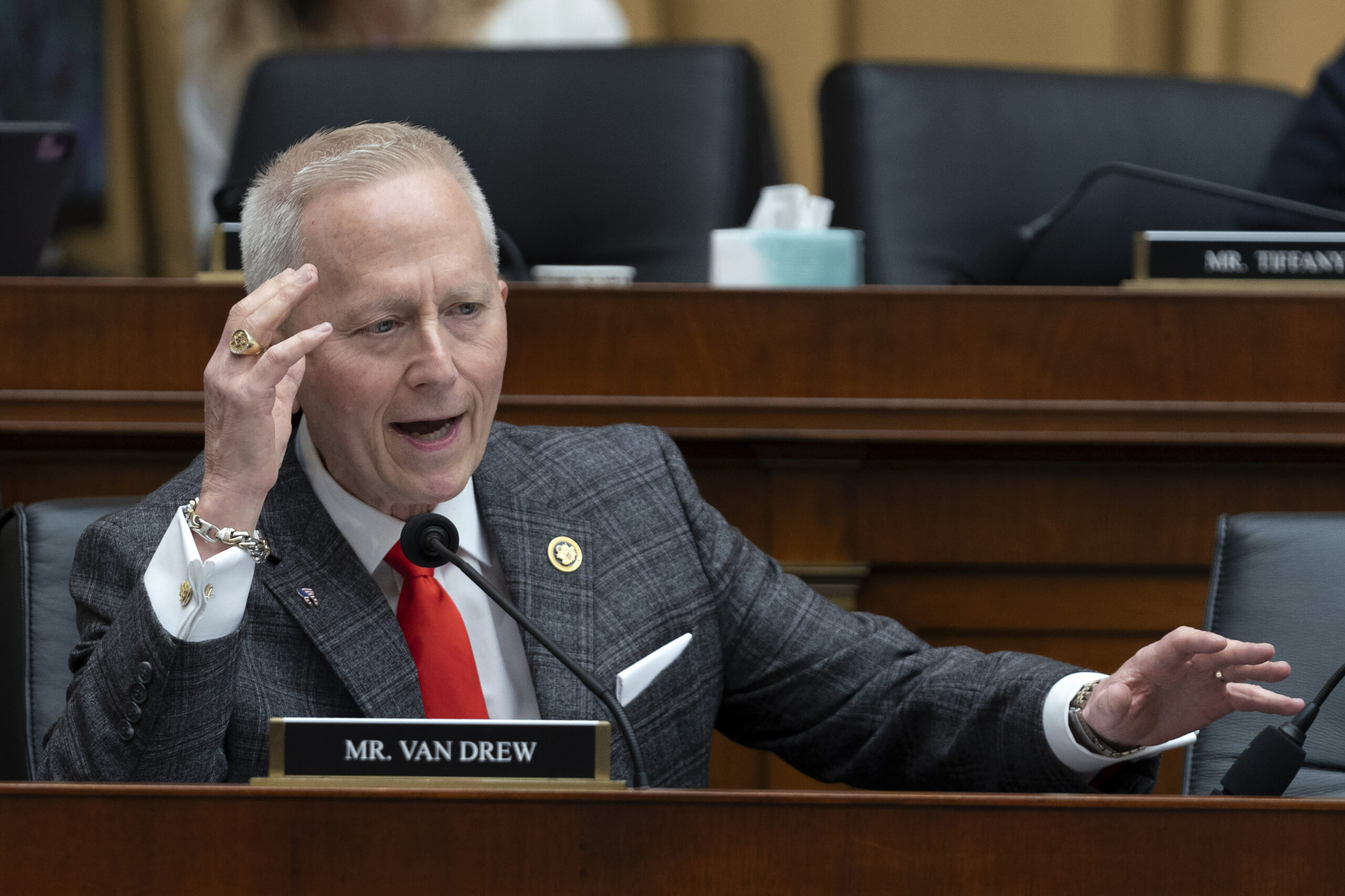 Offshore wind foes want to drag Trump into permitting bill spat