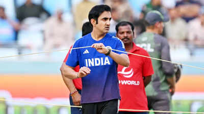 ‘Nahi jitega to bandook tumhari taraf’: Ravi Shastri’s fiery message to Gautam Gambhir – WATCH | Cricket News