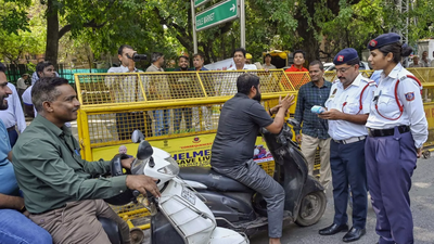 Speeding killed nearly 1.24 lakh people, non-wearing of helmet & seatbelt caused 39% deaths | India News