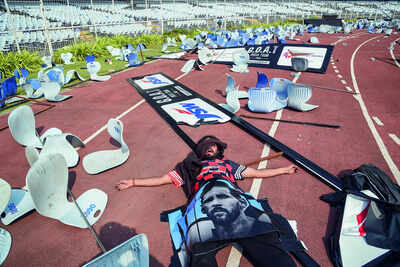 Messi visit ends in chaos as angry stadium erupts | India News