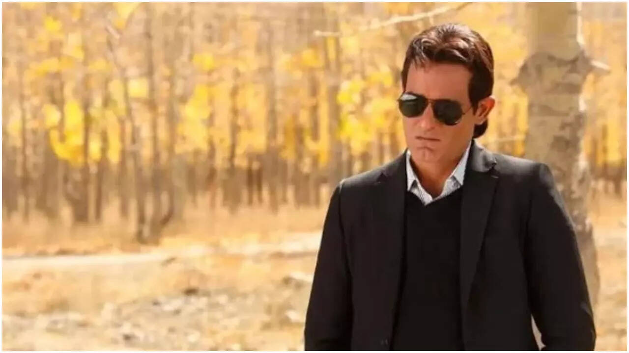 the actor who almost married Karisma Kapoor and remained single at 50