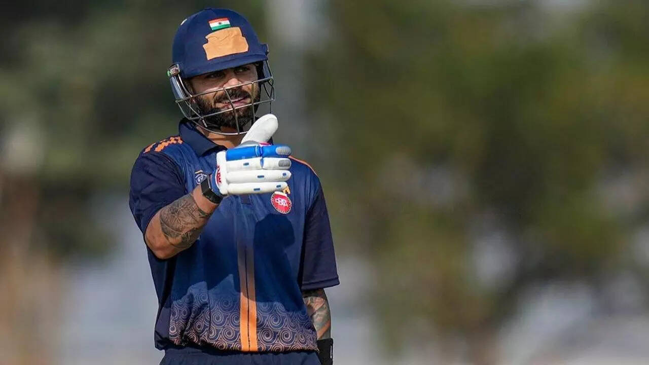 Delhi vs Gujarat Live Score: Gujarat opt to bowl against Delhi; All eyes on in-form Virat Kohli