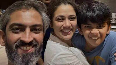 Girija Oak reveals she suffered panic attacks after her parents’ separation, carried the baggage of a broken marriage into relationships, ‘When I met Suhrud, it felt like a balm’ | Hindi Movie News