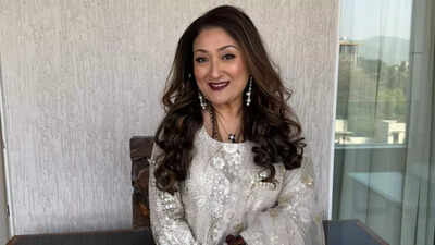 Sunita Ahuja CLARIFIES Govinda is not DATING an actress; She says, ‘That girl only wants his money’ | Hindi Movie News
