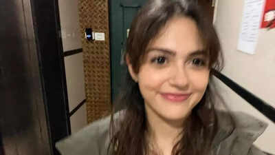 Aneet Padda kicks off 2026 with cheerful blur selfie, apologises for a late New Year wish and pens a warm, whimsical note for her fans: ‘The timeline is messed up’ | Hindi Movie News