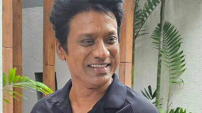 SJ Suryah meets with an accident on ‘Killer’ set; hospitalised with leg injuries, shoot put on hold |