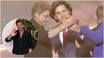 Shah Rukh Khan takes away fan’s phone during on-stage selfie moment at Joy Awards; internet reacts, ‘Following protocol’ | Hindi Movie News