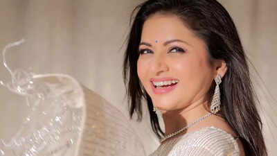 Bhagyashree’s fitness mantra: ‘Maine Pyaar Kiya’ star shares THIS one simple yet effective core strengthening exercise |