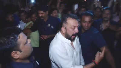 Paparazzo recalls Sanjay Dutt’s equation with photographers, calls him a ‘messiah’: ‘Baba would ask, ‘Do you drink?’ and then force us to drink with him’ | Hindi Movie News