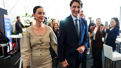 Katy Perry and Justin Trudeau hold hands as they attend first public event as a couple – WATCH |