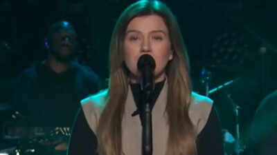 Kelly Clarkson covers ‘KPop Demon Hunters’ track ‘What It Sounds Like’; fans get emotional – WATCH |