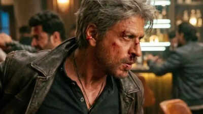 Shah Rukh Khan embraces his gangster era; spotted with neck tattoos for ‘King’ movie﻿ – PICS﻿﻿ |