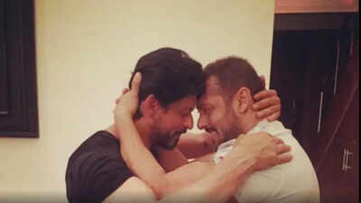Shah Rukh Khan and Salman Khan’s 2016 hug goes VIRAL: Ali Abbas Zafar revives ‘Raees’ and ‘Sultan’ moment |