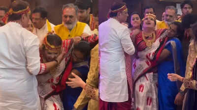 Sudha Chandran gets soaked into divine energy, gets overwhelmed by emotions as she cries her heart out, bites someone, dances at ‘Mata Ki Chowki’ – WATCH VIDEO |