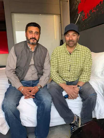 Sunny Deol Honors Param Vir Chakra Hero’s Family as ‘Border 2’ Thrills Audiences |
