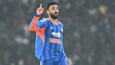 ‘Dew won’t bother Varun Chakravarthy’: Anil Kumble’s big pick for India’s T20 World Cup push | Cricket News