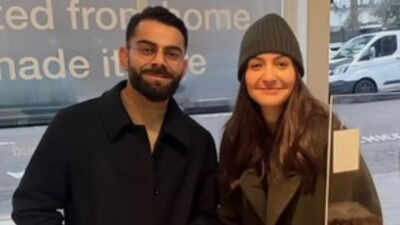 Virat Kohli and Anushka Sharma SPOTTED on day out in London; pose with fan for a selfie: PIC﻿﻿﻿ |