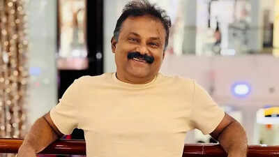 Malayalam actor Riaz Pathan injured in car crash; Vehicle hits divider in Theni | Malayalam Movie News