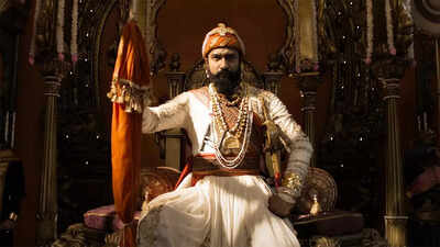 Vicky Kaushal marks first anniversary of ‘Chhaava’ with UNSEEN BTS moments: ‘I bow my head in gratitude’ | Hindi Movie News