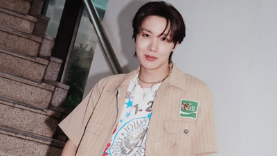 Quote of the day by J-Hope: ‘I want to be an artist who can spread light and courage wherever I go.’ |