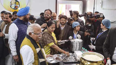 Delhi govt opens 25 Atal Canteens; each to serve 1,000 meals per day | India News