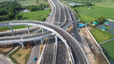 Toll on partially opened e-ways like Delhi-Mumbai to be same as that of other NHs | India News
