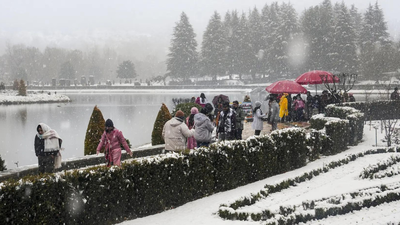 Over 1.7 crore tourists, including 36,000 foreigners, visited J&K in 2025: Govt | India News