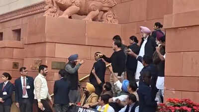 Face off outside Parliament: Rahul Gandhi calls Ravneet Bittu ‘traitor’, gets ‘desh ke dushman’ retort – watch | India News