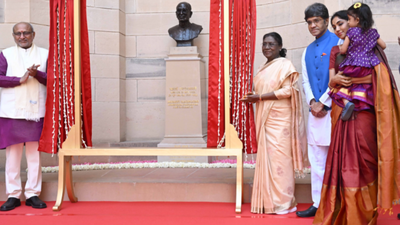 ‘Mental decolonisation’: Bust of Chakravarti Rajagopalachari replaces Lutyens at Rashtrapati Bhavan | India News