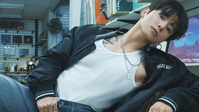 Jung Kook channels ’90s cool in new denim campaign after military discharge | K-pop Movie News