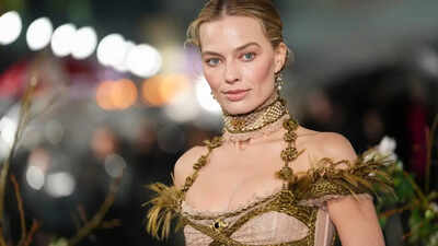 Margot Robbie wears bracelet with Bronte sisters’ hair to ‘Wuthering Heights’ London premiere – PICS |