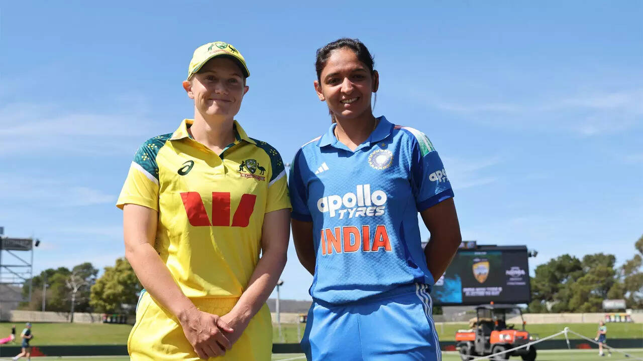 India Women 35/0 in 6.1 Overs | India vs Australia Live Score, 2nd Women ODI: India opt to bat against Australia