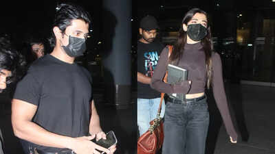 Vijay Deverakonda and Rashmika Mandanna spotted arriving at Mumbai airport amidst wedding rumours: PICS | Hindi Movie News