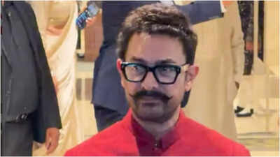 Arjun Tendulkar and Saaniya Chandhok wedding: Aamir Khan attends the celebration without Gauri Spratt – Watch VIDEO | Hindi Movie News