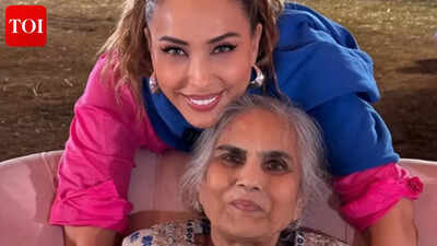 Iulia Vantur shares RARE photo with Salman Khan’s mother Salma Khan and Helen on Women’s Day: ‘I’m a blessed daughter’ |