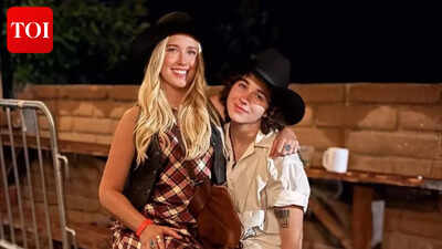 Anna Camp: ‘Pitch Perfect’ star Anna Camp opens up about her sexuality: ‘I’m really proud to be bisexual’ |