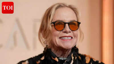 Amy Madigan net worth: Delving into the ‘Weapons’ Oscar winner’s USD 25 million fortune |