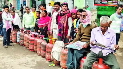 Energy crisis: Govt pushes for PNG connections, asks all ministries to assess demand | India News