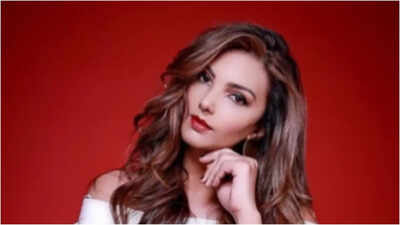 Somy Ali shares her thoughts on turning 50; ‘Society tells women to fear aging…’ | Hindi Movie News